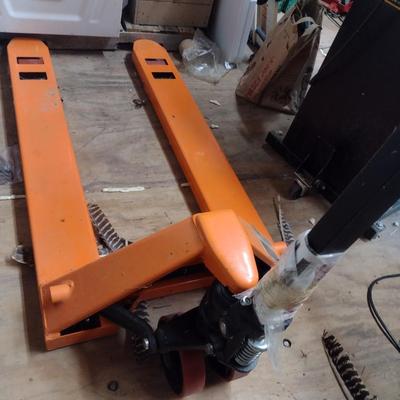 Haul Master 2.5 Ton Pallet Jack (B)