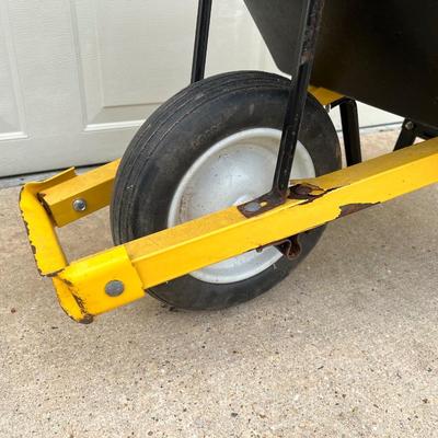 TRUE TEMPER Wheel Barrow