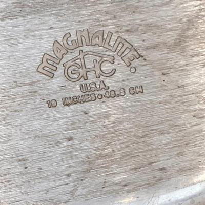 MAGNALITE ~ 19” Oval Pan