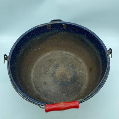 Large enamel tub-red handle