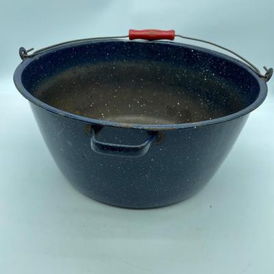 Large enamel tub-red handle