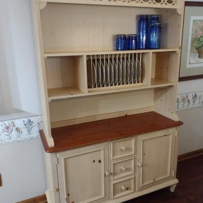 Broyhill Farmhouse Two Piece Buffet with Hutch Top (No Contents)