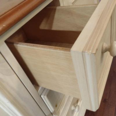 Broyhill Farmhouse Two Piece Buffet with Hutch Top (No Contents)