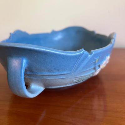 1940s Roseville Pottery Cosmos Blue 372 Double Handle Console Bowl