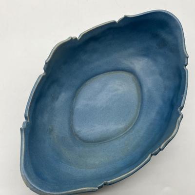 1940s Roseville Pottery Cosmos Blue 372 Double Handle Console Bowl