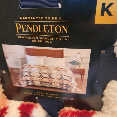 Pendleton Woolen Mills King Size Blanket