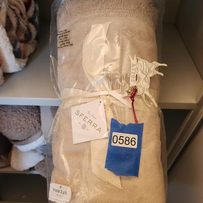 Sferra Italy Fine Linens Plush Throw 50x70 Sand