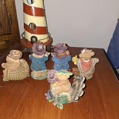 4 Boyds bears fall figurines