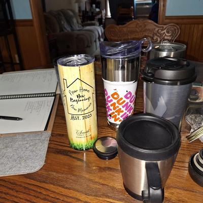6 travel mugs & flask
