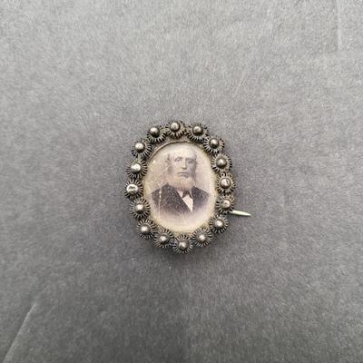 Antique Brooches & Jewelry Box