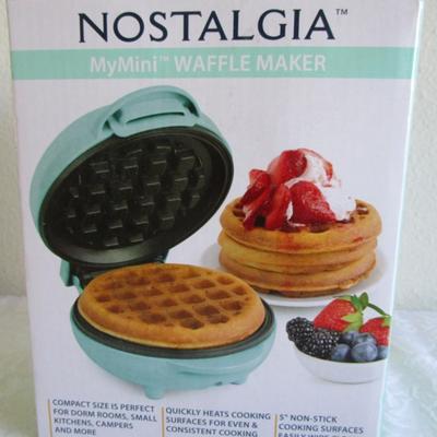 Nostalgia individual waffle maker