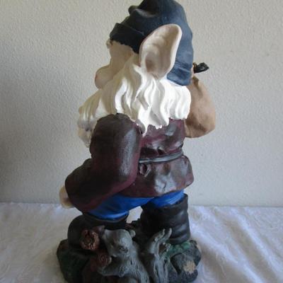 Gnome with squirrel