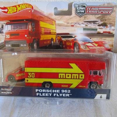 Collectable Hot Wheels Porche 962 Car with Fleet Flyer