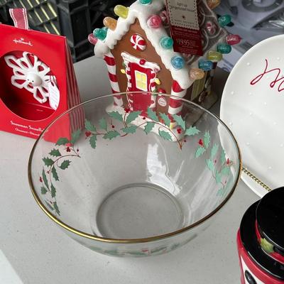 Holiday Lot w/ Gingerbread House