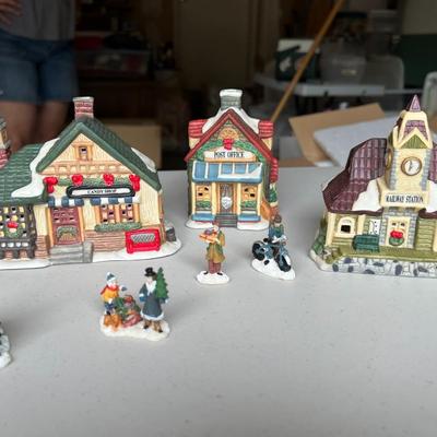 Holiday Village Set