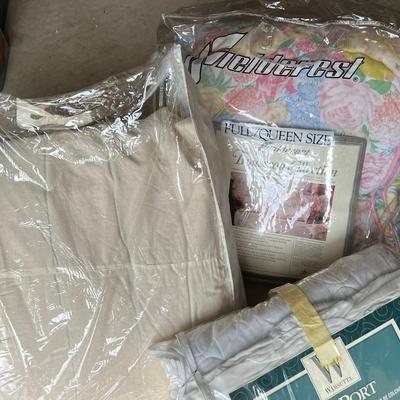 Linen Down Blanket, Floral Queen Comforter, and Matress Protector