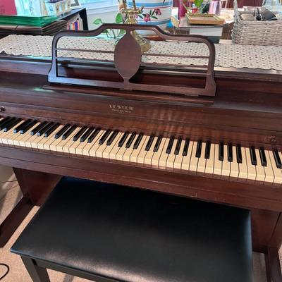 Lester Betsy Ross Spinet Piano