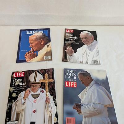 Pope John Paul II & Pope Francis Magazines Choice 4