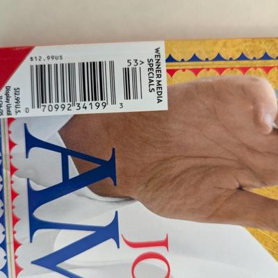 Pope John Paul II & Pope Francis Magazines Choice 6