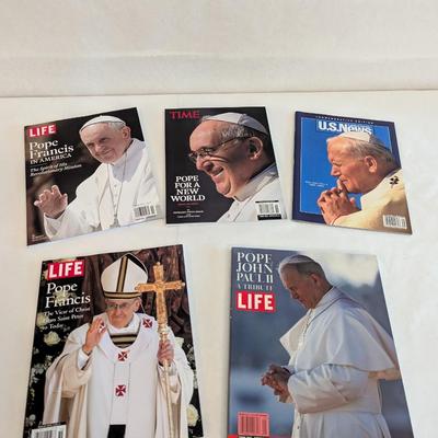 Pope John Paul II & Pope Francis Magazines