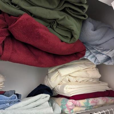 Assortment Of Linens (see all pictures)