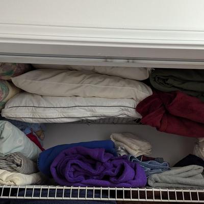 Assortment Of Linens (see all pictures)