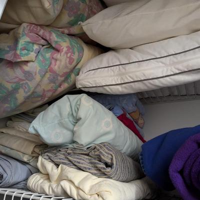 Assortment Of Linens (see all pictures)