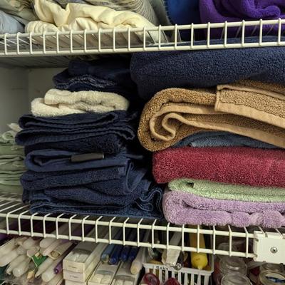 Assortment Of Linens Towels (see all pictures)