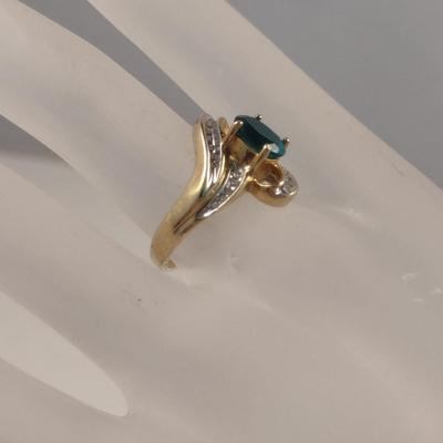 10 Karat Yellow Gold Emerald and Diamond Ring- Size 7 1/2- Approx Total Weight 4.1 Grams (#54)