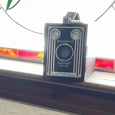 Vintage Brownie land camera, excellent condition