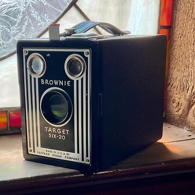 Vintage Brownie land camera, excellent condition