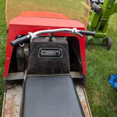 VINTAGE 1970 MASSEY FERGUSON SKI WHIZ 300S