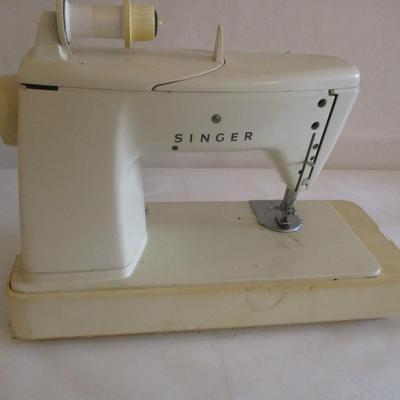 Singer Golden Touch & Sew Deluxe Zig-Zag Model 640