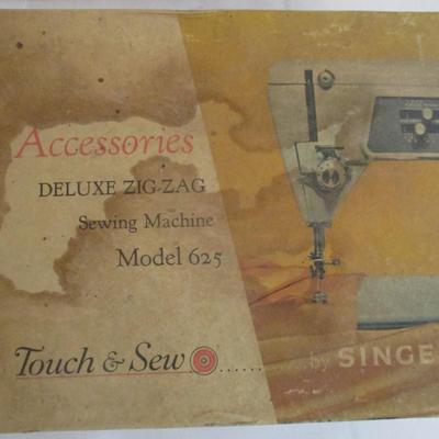 Singer Deluxe Zig-Zag Accessories Sewing Machines Model 625 w/Box