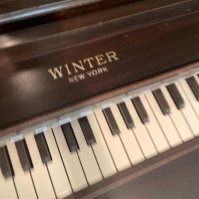 Winter Spinette size Piano