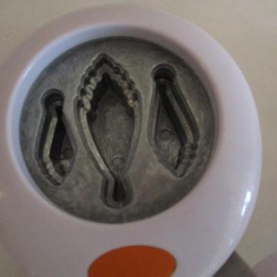 Fiskars Squeeze Punches