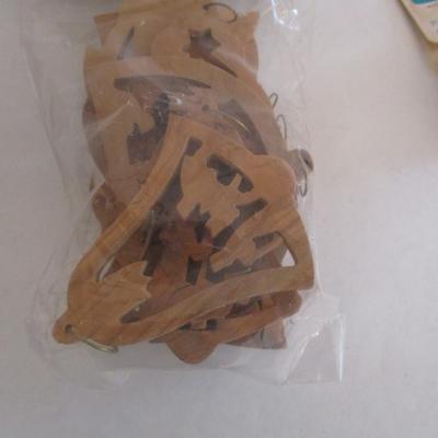 Hand Made Genuine Grade Olive Wood Figures & Genuine Cedar Hearts