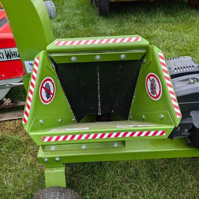 Like New Yardbeast 2510 Chipper