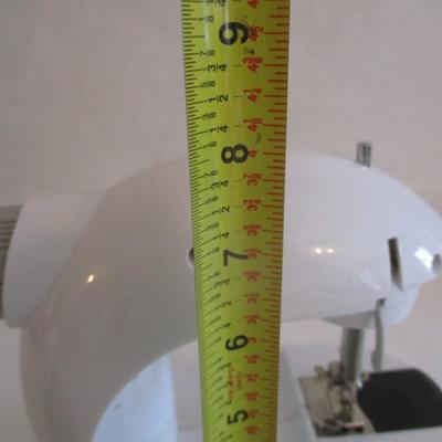 Continental Electric Model CE1-131 Sewing Machine