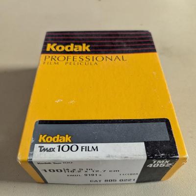 Kodak Professional Film 100 - 4 x 5 TMX 4052