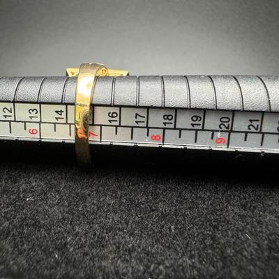 14K Beautiful Detailed Estate Ring