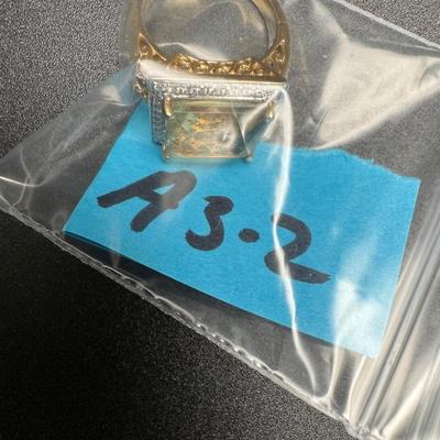 14K Beautiful Detailed Estate Ring