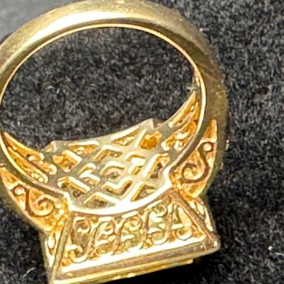 14K Beautiful Detailed Estate Ring