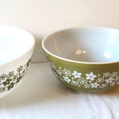 Lot #23 Vintage PYREX Bowl Set - Spring Bloosom Mising Bowls