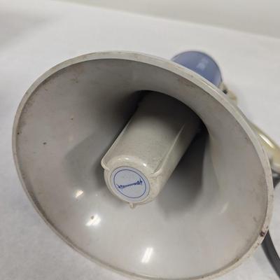 ThunderPower THUN-100 10W Max 15w Bullhorn Megaphone Speaker with Siren