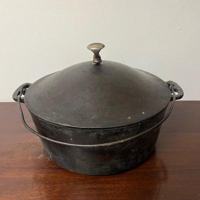 Rare cast iron Wagner sidney whistle top cast iron Dutch Oven