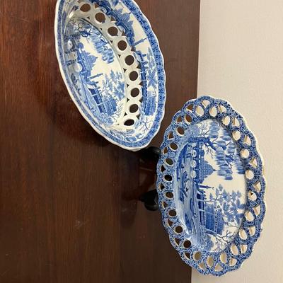antique spode chestnut basket w/ underplate