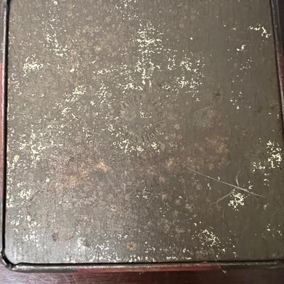 Oriental dish & Tin tea box Lot