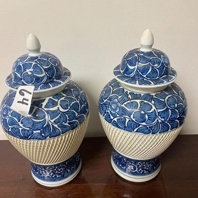 pr of blue & white reticulated lattice Japanese jars