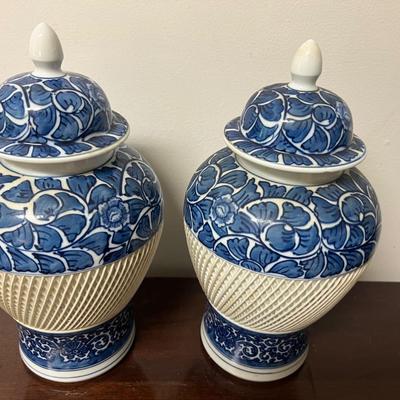 pr of blue & white reticulated lattice Japanese jars